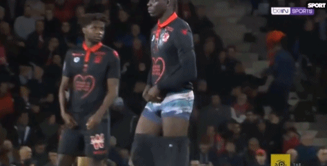 世界杯小组赛H组赛程：乌拉圭vs西班牙北京时间6月27日8点（世界杯H组小组赛：乌拉圭对阵西班牙，北京时间6月27日8：00开球）