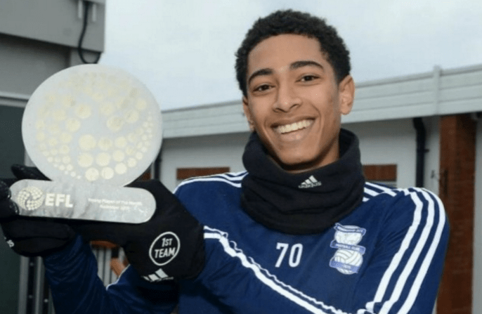 广东男篮防守稳固力克上海（广东男篮凭坚实防守击败上海队）