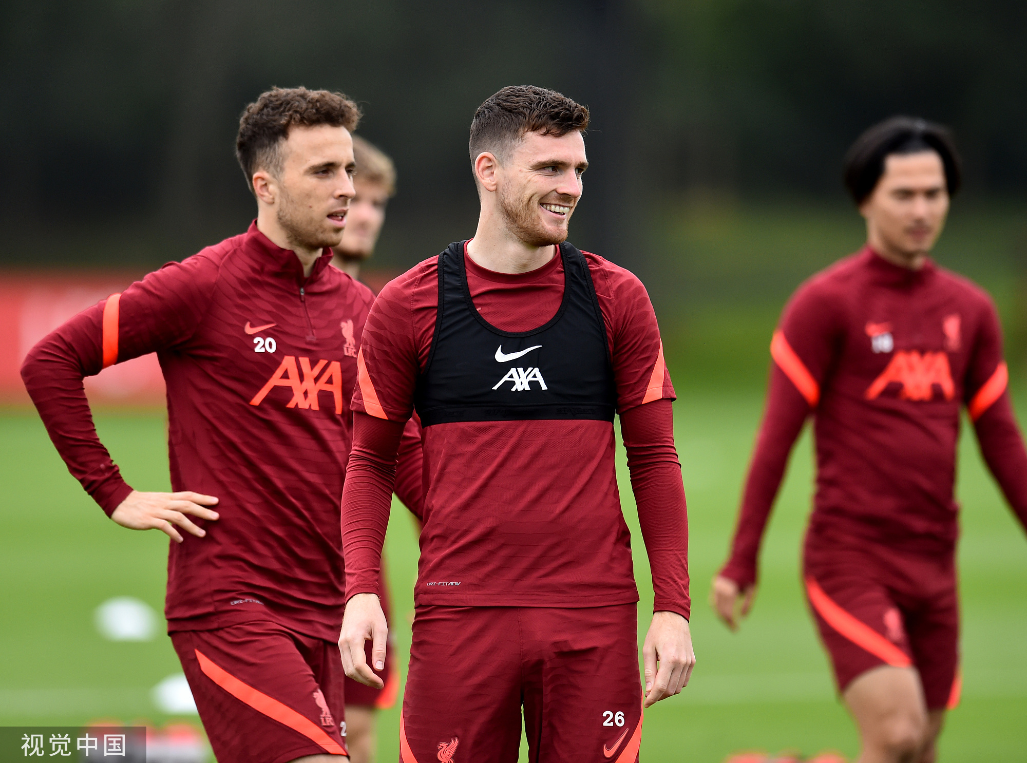 巅峰对决！海外情报：巴黎圣日尔曼1-3弗拉门戈（海外快讯：弗拉门戈3-1击败巴黎圣日尔曼，巅峰之战落幕）