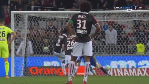 早报：拜仁的四线一十六胜，在我的肩膀上扛着！（早报：拜仁四线豪取16连胜，一肩扛起全队！）