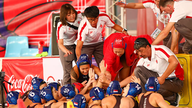 海港亚冠赛前Vlog：吉祥物伊戈已量产；林皇再度作客上海滩（海港亚冠赛前Vlog：伊戈量产上线，林皇再临上海滩）