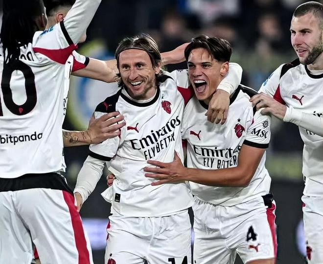 环球马术冠军赛布拉格季后赛1.65米超级大奖赛：0.02秒！阿卜杜勒·赛义德险胜登顶（环球马术冠军赛布拉格季后赛1.65米超大奖赛：阿卜杜勒·赛义德0.02秒惊险夺冠）