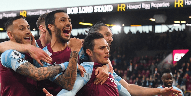 马塞洛儿子恩佐代表皇马在青年欧冠首秀，马塞洛在场边见证（马塞洛之子恩佐完成皇马青年欧冠首秀，父亲场边见证）