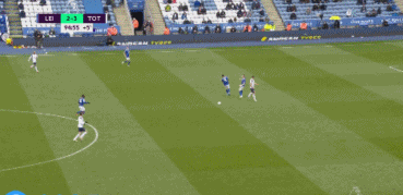 终于有正面贡献！杨瀚森前场板先助攻三分 然后快攻再助攻扣篮（杨瀚森迎来高光时刻：抢前场板助攻三分，快攻再送扣篮助攻）