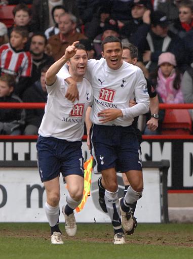 杜兰特关键补篮逆转比分（杜兰特关键补篮完成反超）