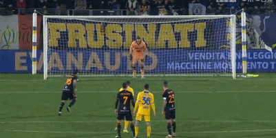 皇家贝蒂斯球星奉献令人难以置信的欧联杯进球（皇家贝蒂斯球星欧联杯献上不可思议世界波）