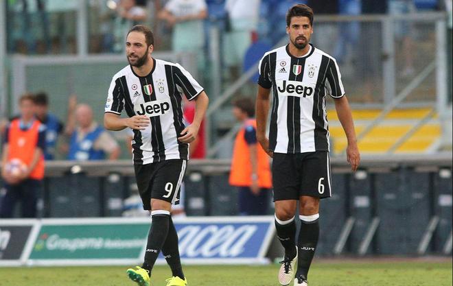 阿根廷球员看女儿球赛时与他人发生争执，被汽车钥匙刺伤头部（阿根廷球员观看女儿比赛与人起冲突，头部被车钥匙刺伤）