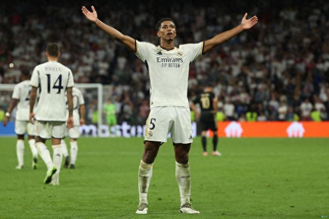 “追风少年”曲波忆国足生涯，深情感谢米卢（曲波回顾国足岁月：“追风少年”深情致谢米卢）