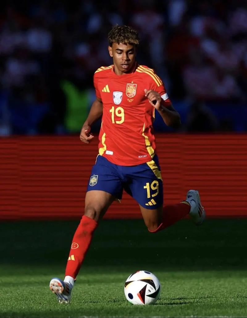 能顶住吗？枪手挺进英联杯4前后赛程拉满，新年后40天内需踢12场（挺进联赛杯四强，枪手新年40天将战12场，魔鬼赛程来袭还能扛住吗？）