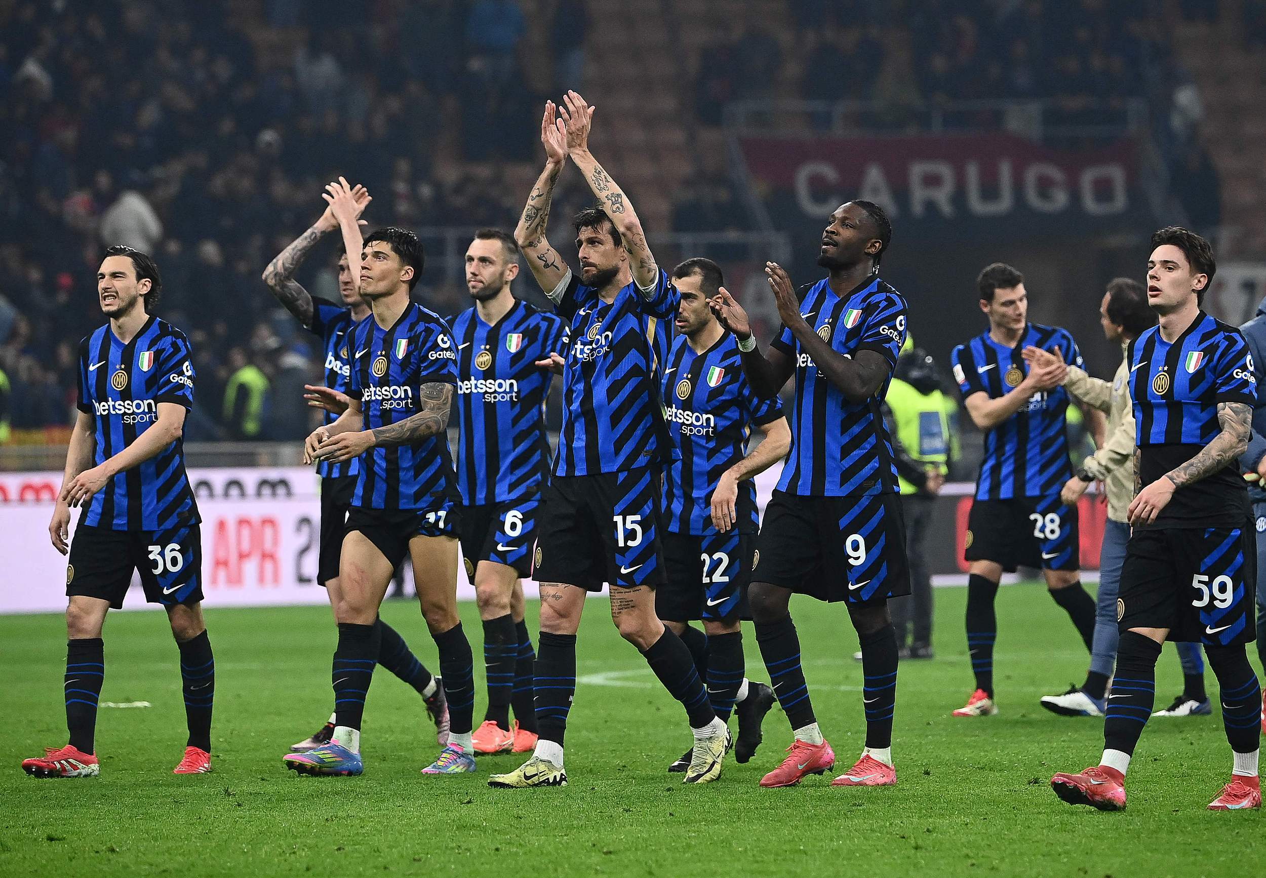 官方：费迪南德将担任世界杯抽签仪式主持人，布雷迪、奥尼尔等参加（官宣：费迪南德担纲世界杯抽签仪式主持，布雷迪、奥尼尔等将出席）