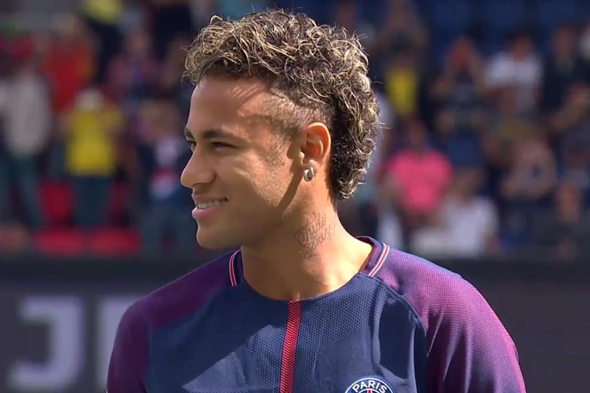 队报：巴黎将加快引进埃里克-加西亚的进程，恩里克欣赏他（队报：巴黎加速推进埃里克-加西亚加盟，恩里克青睐有加）