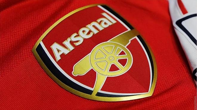 湖人浓眉哥篮下统治球队获胜（浓眉篮下制霸助湖人取胜）